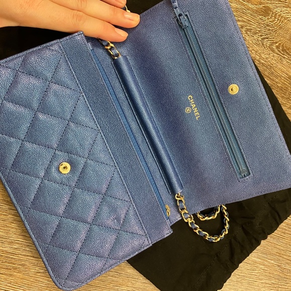 Chanel Wallet on a Chain - Picture 3 of 11